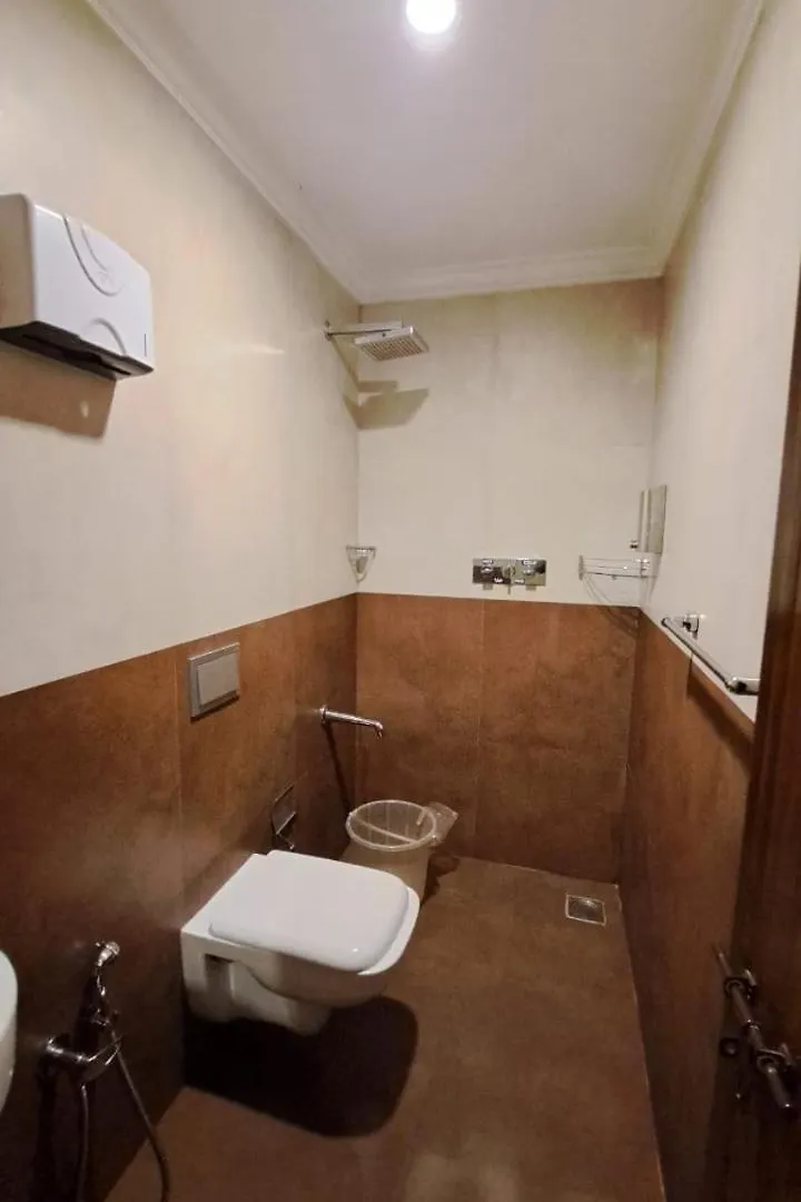 אכסניה מונאר Hotel Sn הודו