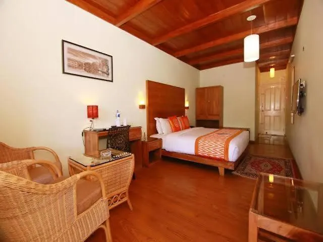 אכסניה מונאר Hotel Sn